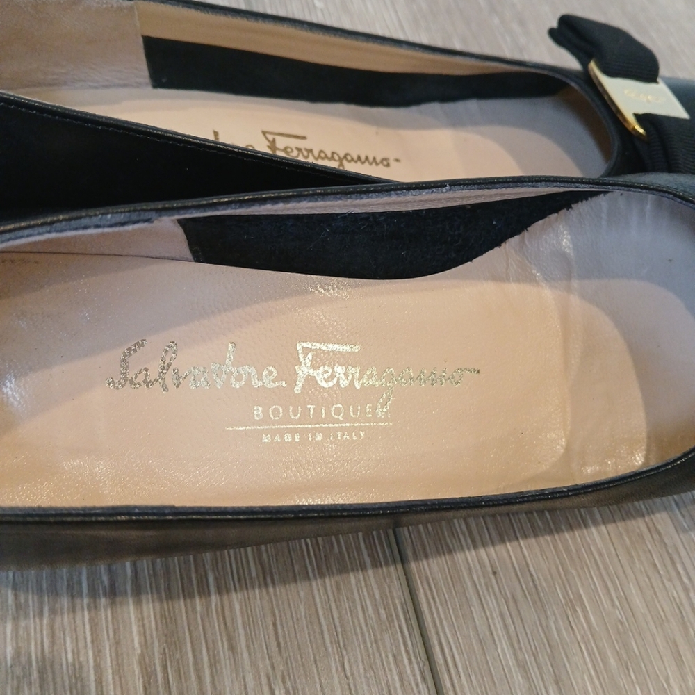 SALVATORE Ferragamo Flats Boutique Vera Pump Black Size 8 Narrow - Picture 12 of 14